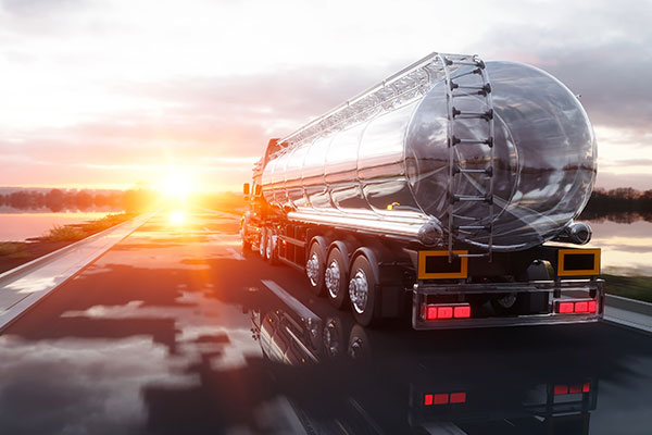 Fuel tanker for oil and gas supply chain - Chateaux revolutionizes tracking for oil and gas supply chain logistics company with blockchain solution